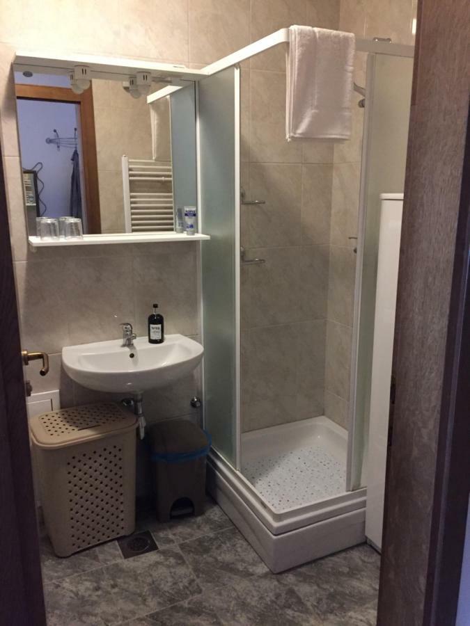 Studio Apartman Lara *** Осиек Экстерьер фото