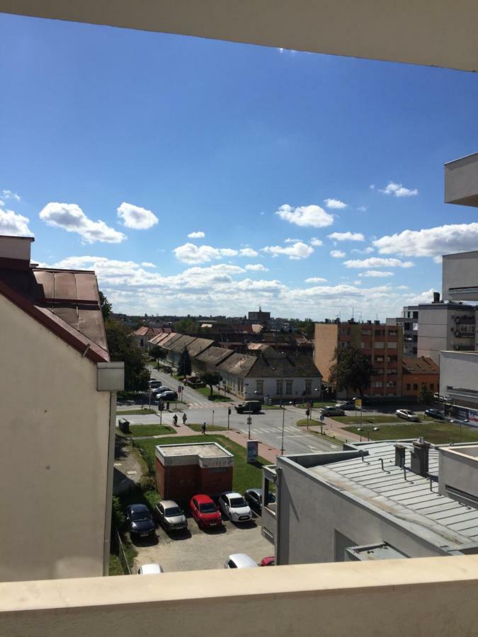 Studio Apartman Lara *** Осиек Экстерьер фото